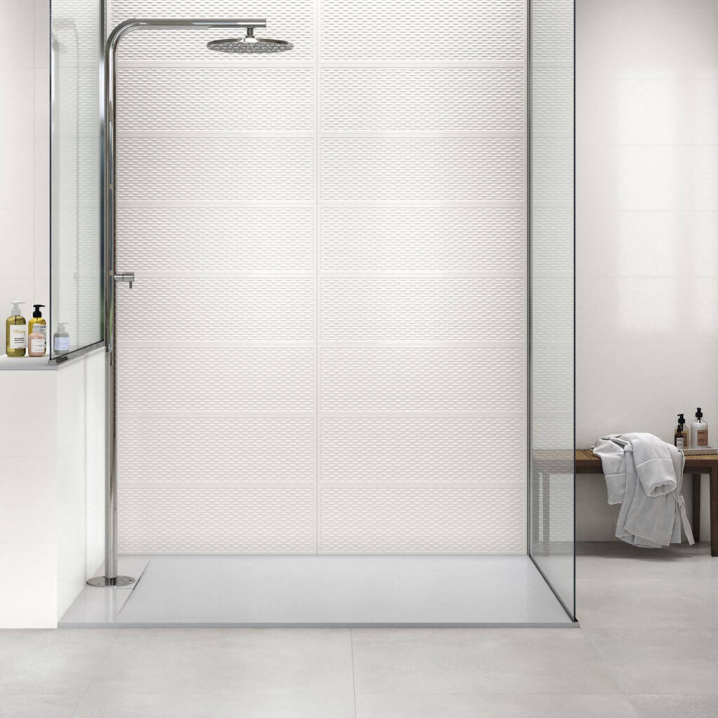 Clincer Snow 30 x 90 u kupatilu